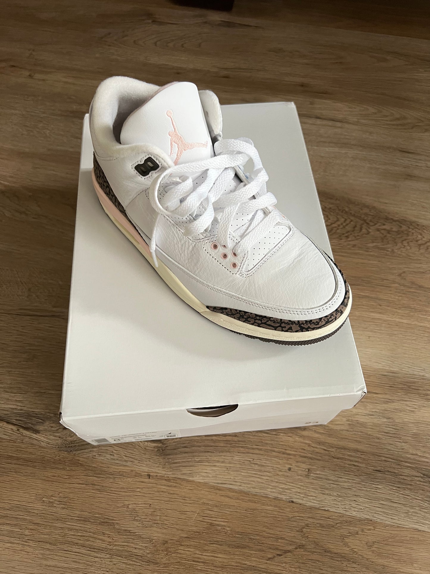 WOMEN JORDAN 3 RETRO NEAPOLITAN DARK MOCHA SIZE 8.5