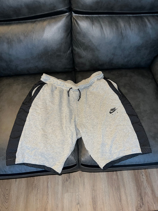 NIKE SHORTS MEN SIZE M