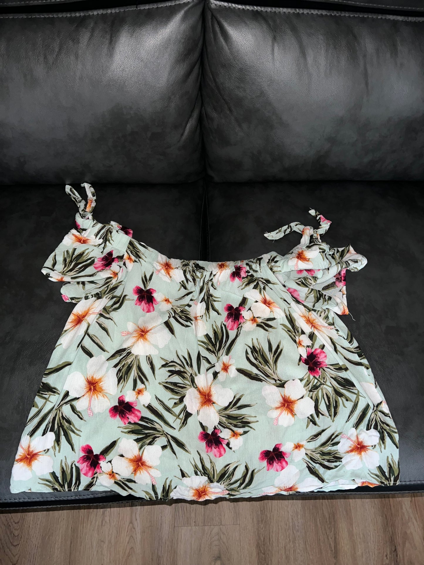 WOMEN FLORAL BLOUSE SIZE M