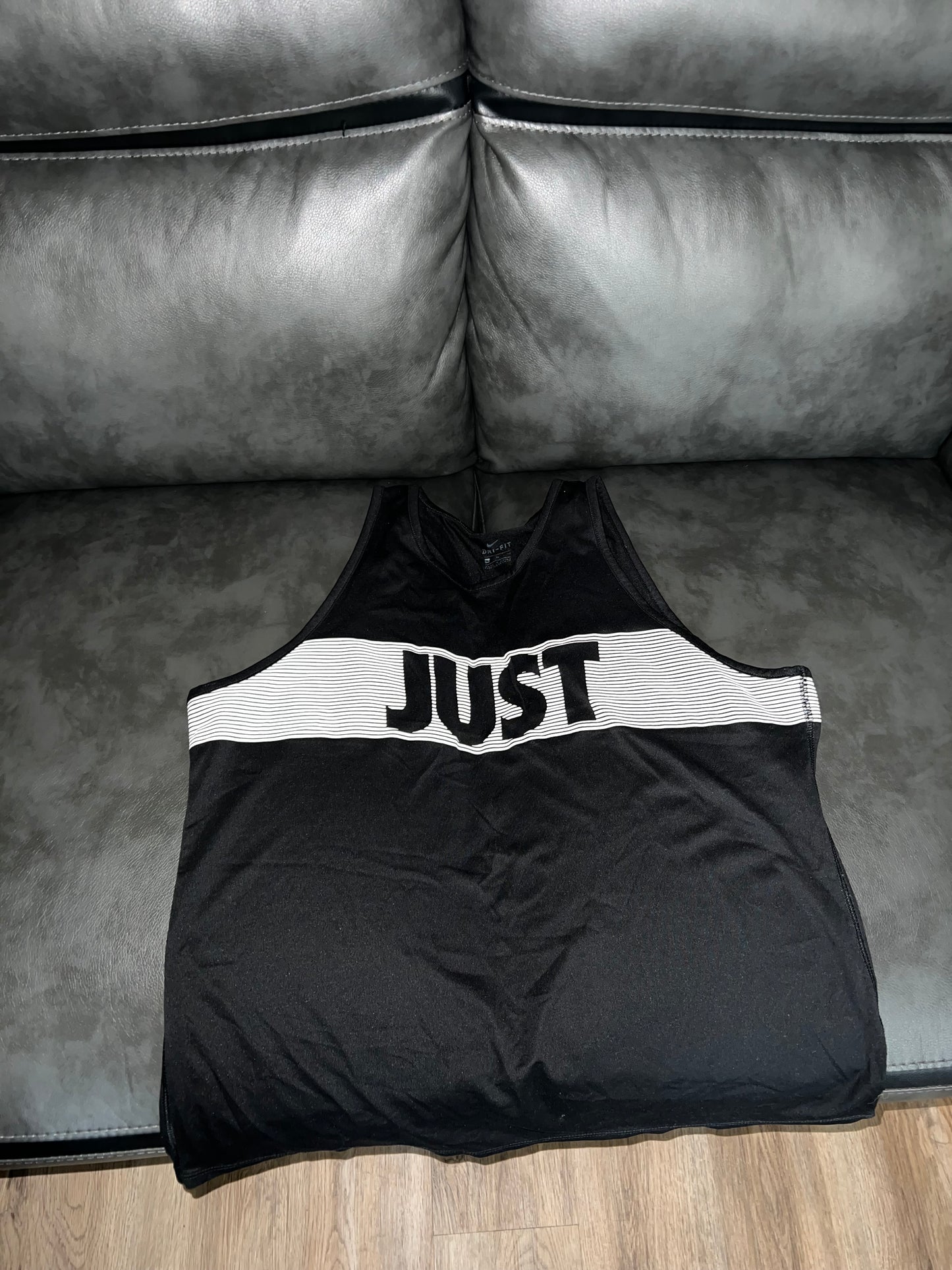 WOMEN NIKE DRI-FIT TANK SIZE XL