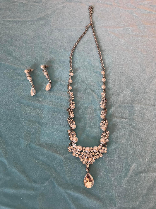 COSTUME JEWELRY SET