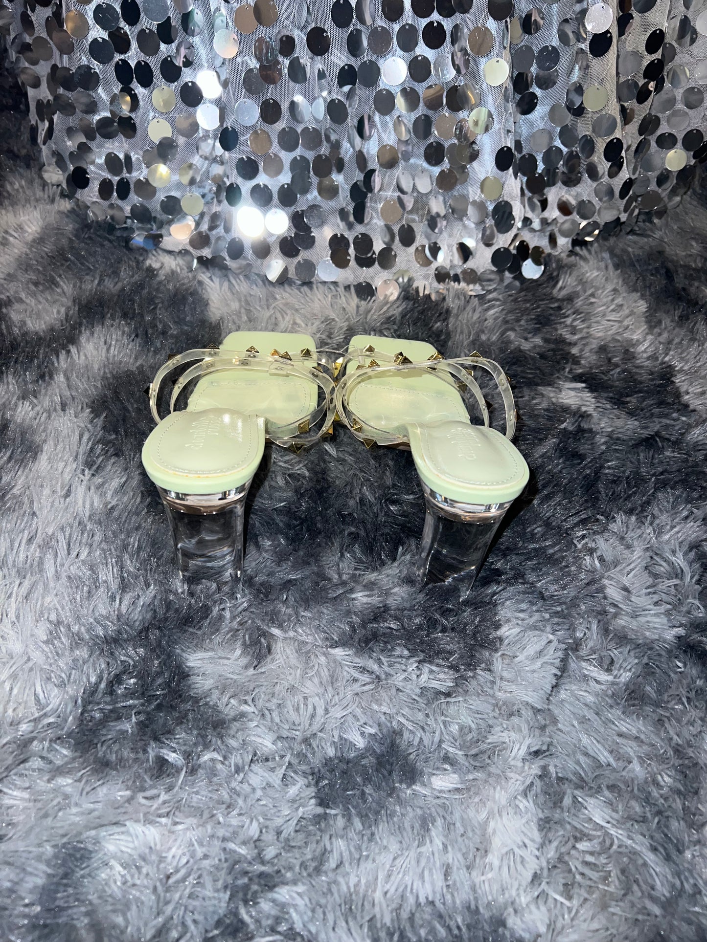 WOMEN CLEAR GOLD STUDDED SANDAL SIZE 10