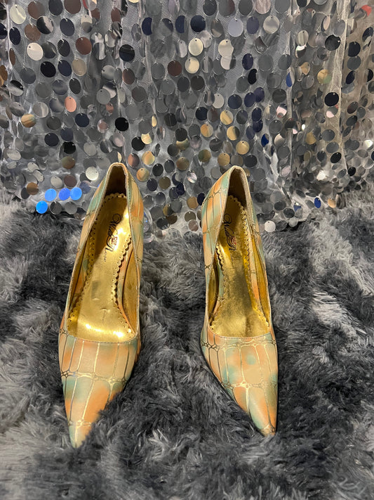 WOMEN FASHION PUMPS SIZE 9